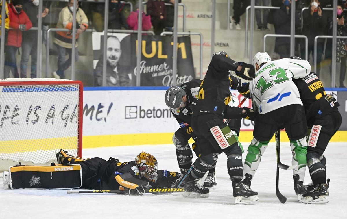 Pustertal : HK Olimpija | Olimpija je na gostovanju ugnala Pustertal. | Foto HC Pustertal