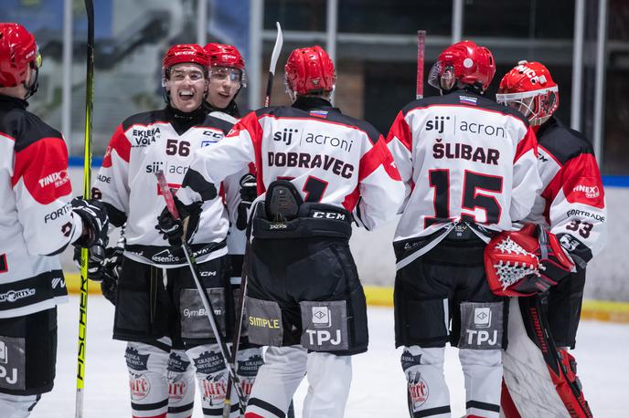 HDD Jesenice : HK RST-Pellet Celje | Jeseničani bi se z večerno zmago v Italiji že uvrstili v polfinale Alpske lige. | Foto Jan Gregorc