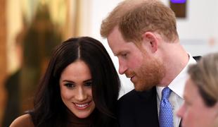 Kraljica na svoj "vikend" povabila vse razen Harryja in Meghan