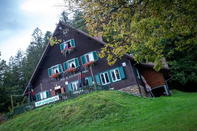 Koča na Žavcarjevem vrhu | Foto: Gaja Hanuna