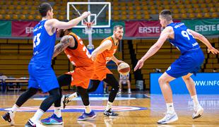 Pirova zmaga Cedevite Olimpije, poraz Krke, ki pa ni usoden