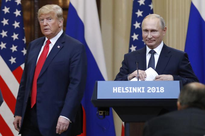 Na Zahodu se vsi sprašujejo, kako tesni so stiki med Trumpom in Putinom. Trump javno daje izjave, ki so naklonjene Putinu, v stikih z ruskim predsednikom naj bi ostal tudi po tem, ko je po prvem mandatu odšel iz Bele hiše. | Foto: Guliverimage