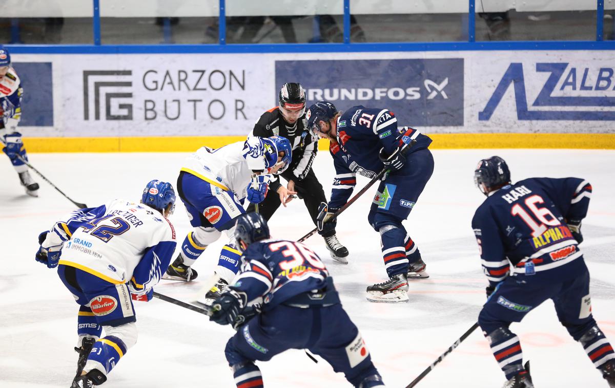 Fehervar AV19 VSV Beljak | Alba je izenačila polfinalno serijo z Beljakom na 1:1 v zmagah, Na tekmi v Szekesfehervarju je gol in podajo dodal tudi Anže Kuralt. | Foto Soós Attila/Hydro Fehérvár AV19