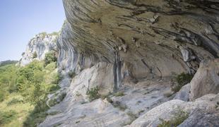 Fascinantne pečine na Krasu, ki vas ne bodo pustile ravnodušnih #video #foto