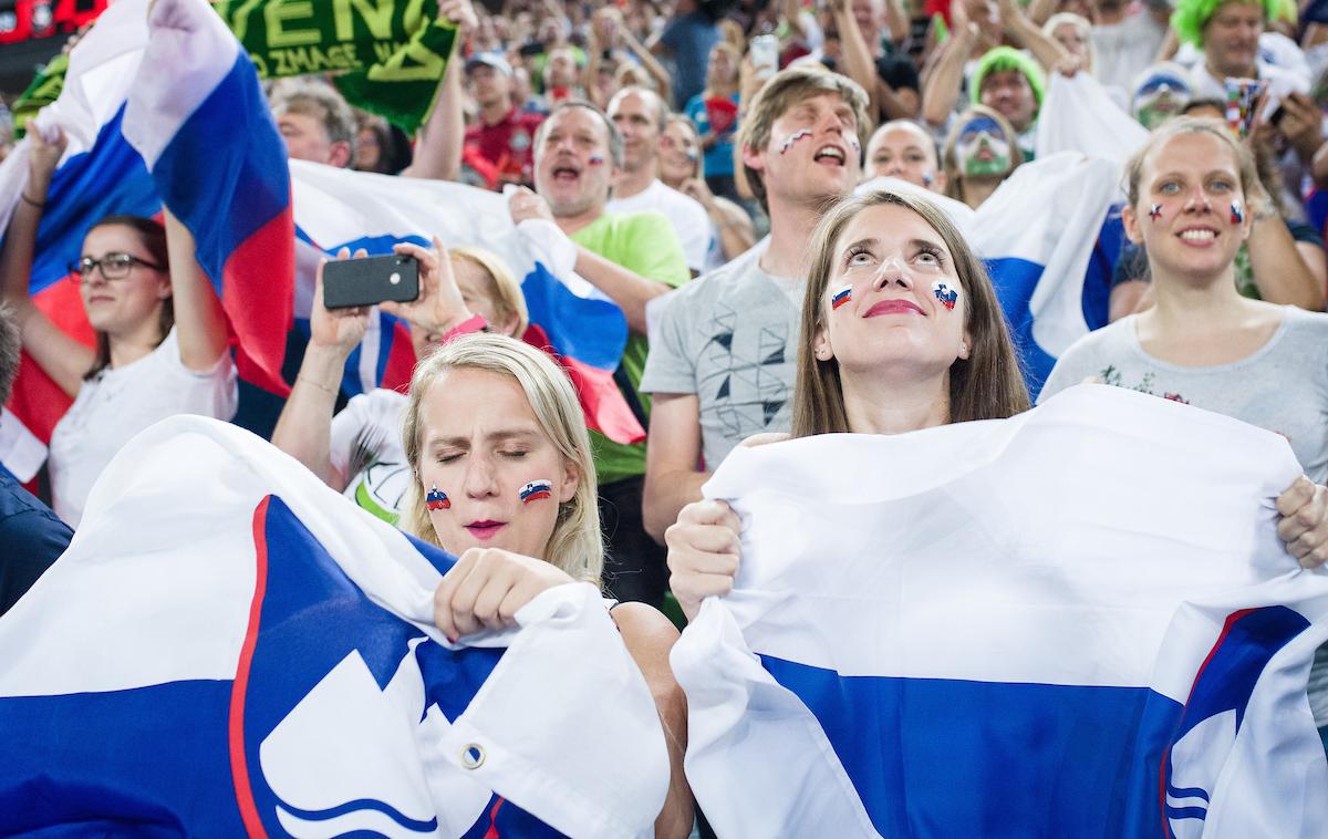 Slovenija odbojka | Slovensko odbojkarsko reprezentanco bo danes po neuradnih ocenah v Parizu spremljalo kar 4.000 slovenskih navijačev. | Foto Saša Pahič Szabo/Sportida