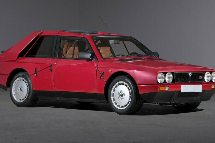 Lancia Delta S4 Stradale | To je lancia delta S4 stradale, ki je bila homologacijska osnova za Lanciin dirkalnik skupine B. | Foto Comercial Chelsea