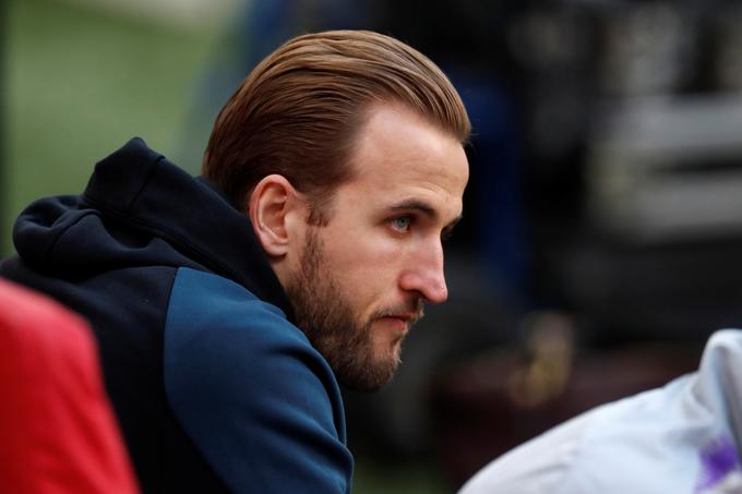 V Amsterdam je s soigralci odpotoval tudi poškodovani Harry Kane. | Foto: Reuters