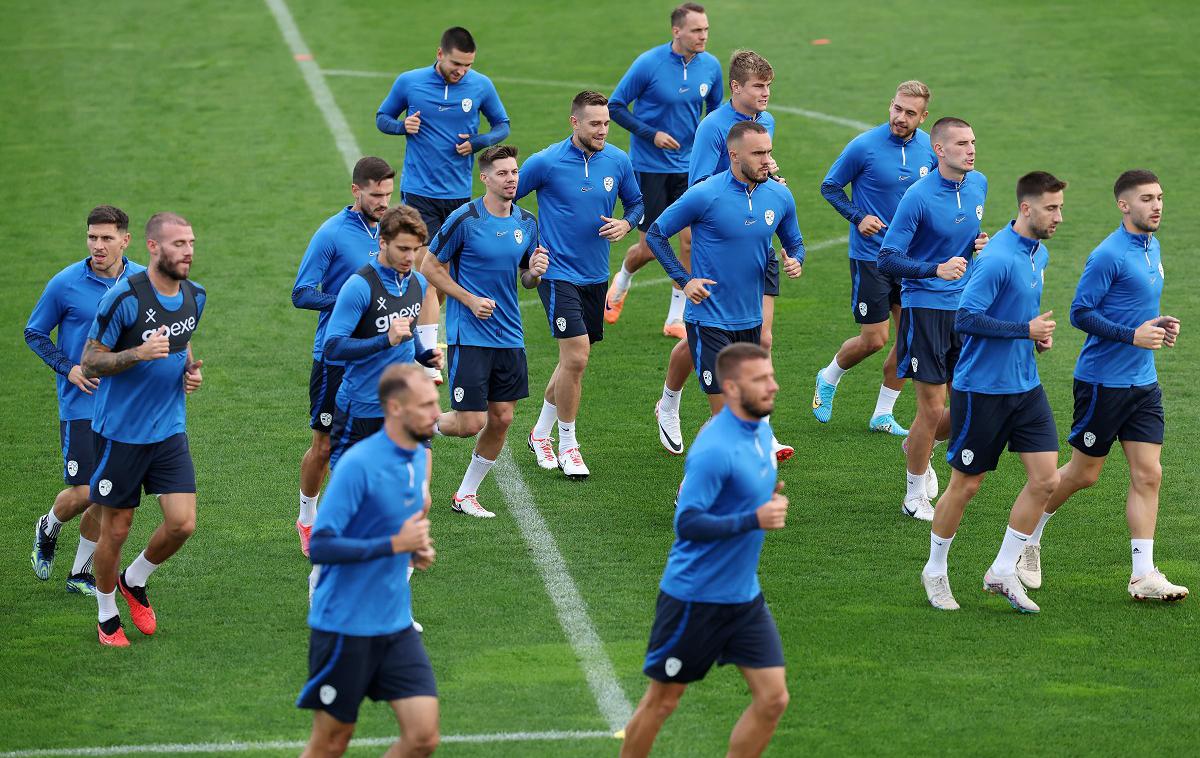 Slovenska nogometna reprezentanca trening Brdo Kranj | Koliko slovenskih nogometašev bo lahko odpotovalo na EP v Nemčijo? Kmalu bo jasno, sporoča Uefa. | Foto Aleš Fevžer