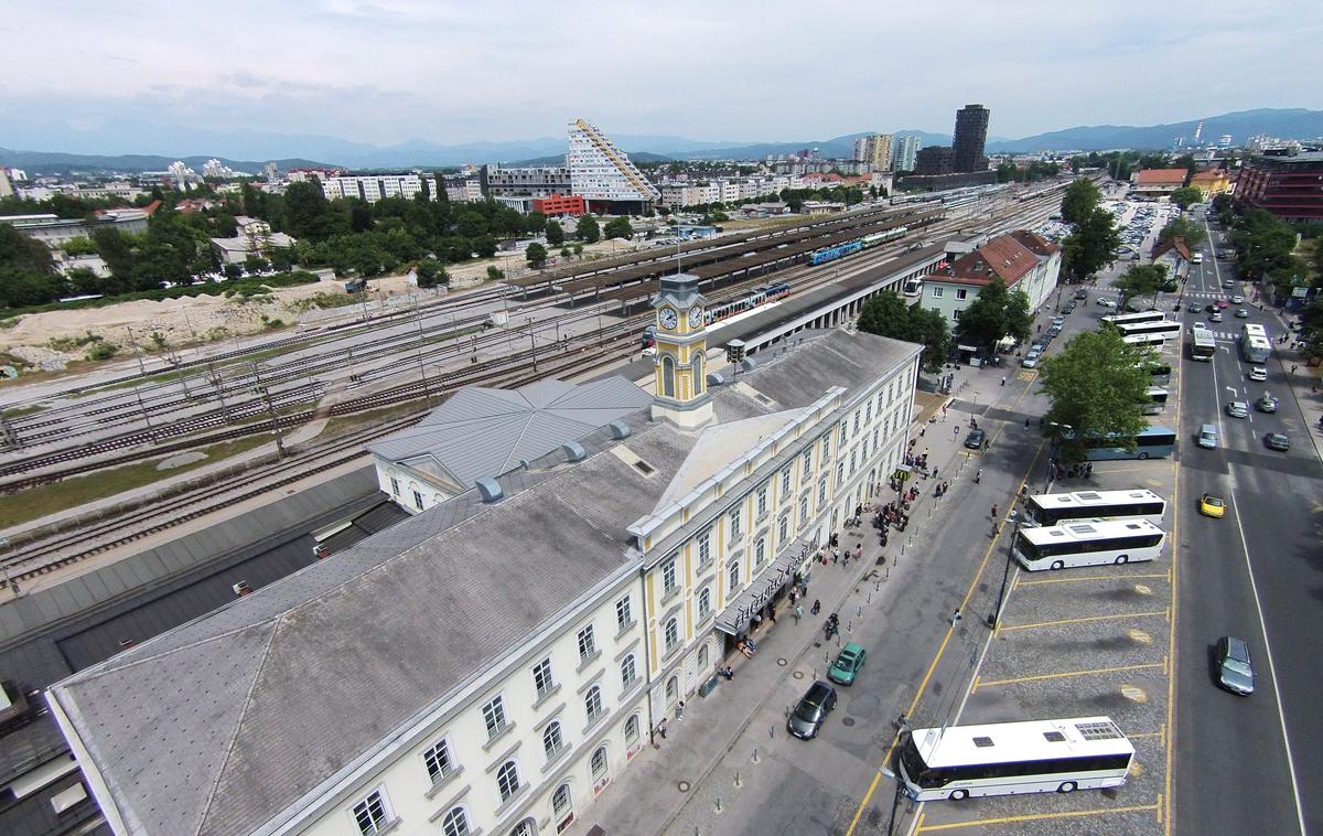 Avtobusna postaja Ljubljana | Potniški center je lahko učinkovit samo toliko, kolikor so učinkoviti dostopi do njega, izpostavljajo v koaliciji. | Foto STA