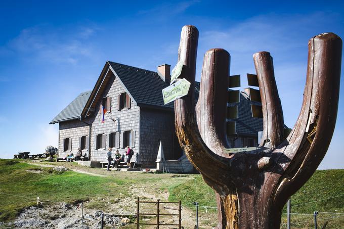  Krekova koča na Ratitovcu (1642 m) je naj visokogorska planinska koča 2022. | Foto: Bojan Puhek