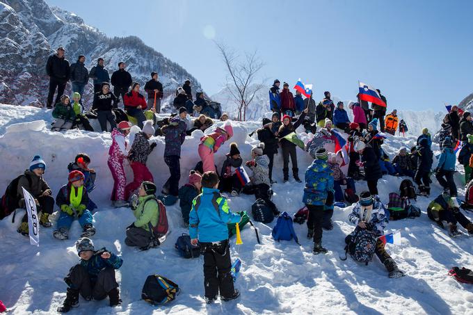 ... nekateri pa so se znašli po svoje. Podobno pot bodo konec tedna, ko bo Planica gostila finale svetovnega pokala v smučarskih skokih (poletih), ubrali še številni. | Foto: Urban Urbanc/Sportida