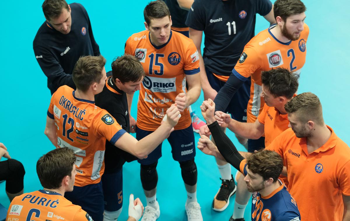 ACH Volley | ACH Volley je srečanje v Novem Urengoju odlično odprl, nato pa so domači pokazali zobe. | Foto CEV