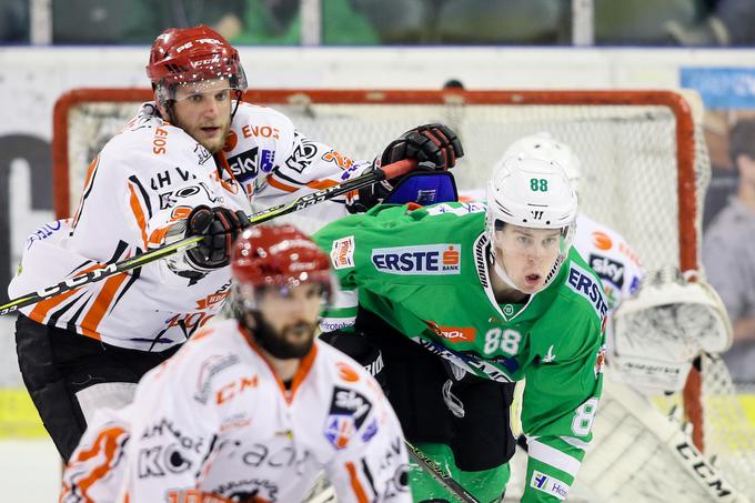 Jeseničani so v lanski sezoni igrali v Alpski ligi. Tam bi lahko igrala tudi Olimpija, ki je "vaška liga" sicer ni zanimala. A vprašanje je, ali bodo v Ljubljani zbrali dovolj denarnih sredstev.  | Foto: Matic Klanšek Velej/Sportida