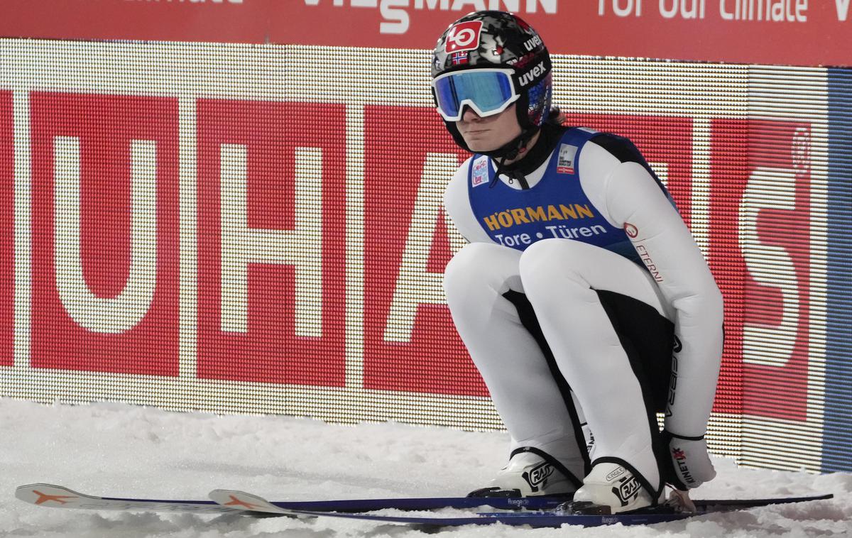 Marius Lindvik | Marius Lindvik je bil besen po drugem skoku v Bischofshofnu, s katerim je izgubil zmago. | Foto Guliverimage