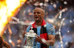 Kompany končal igralsko kariero in takoj postal glavni trener