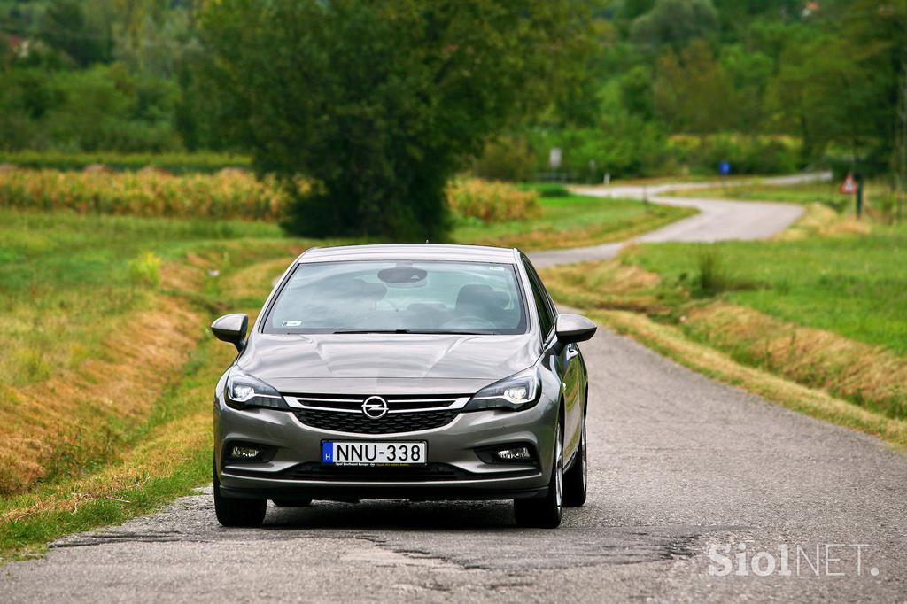 Opel astra - fotogalerija testnega vozila