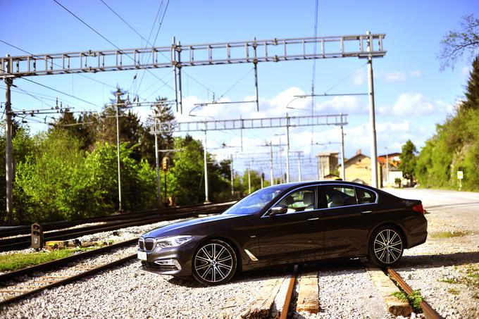 Bistvo limuzine je v kombinaciji svoje nove lahke gradnje, zmogljive tehnike in tihega bencinskega motorja.  | Foto: Gregor Pavšič