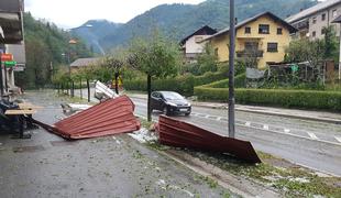 Slovenijo zajele nevihte, ponekod klestila toča #foto #video