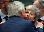 Theresa May in Jean-Claude Juncker