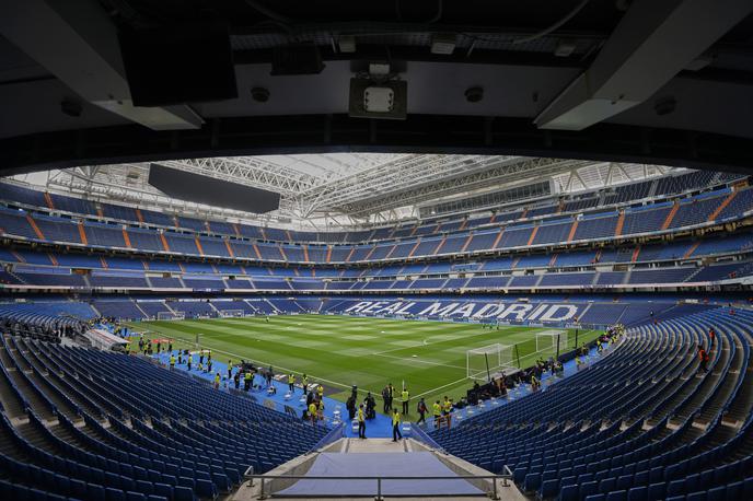 Santiago Bernabeu | Stadion Santiago Bernabeu je v zadji fazi prenove. Prvič so uporabili premično strheo. | Foto Guliverimage