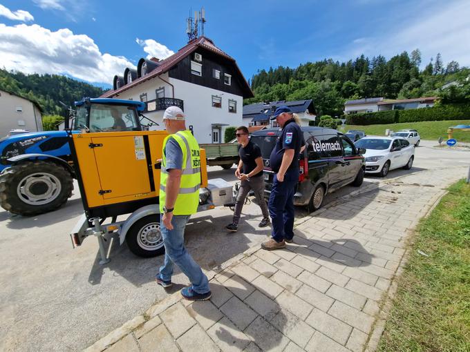 Telemachov agregat na poti v Črno na Koroškem. | Foto: Telemach