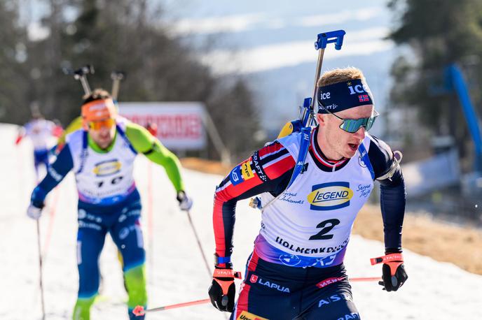 JT Boe, Jakov Fak | Jakov Fak je v zaključku tekme v sprintu prehitel tudi Johannesa Thingnesa Boseja, ki je pred domačimi navijači danes končal fenomenalno biatlonsko kariero. | Foto Guliverimage