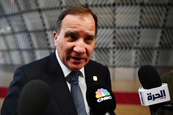 Švedski predsednik vlade Stefan Löfven od Švedov pričakuje, da se bodo vedli odgovorno in ne bodo širili panike in govoric. | Foto: Getty Images