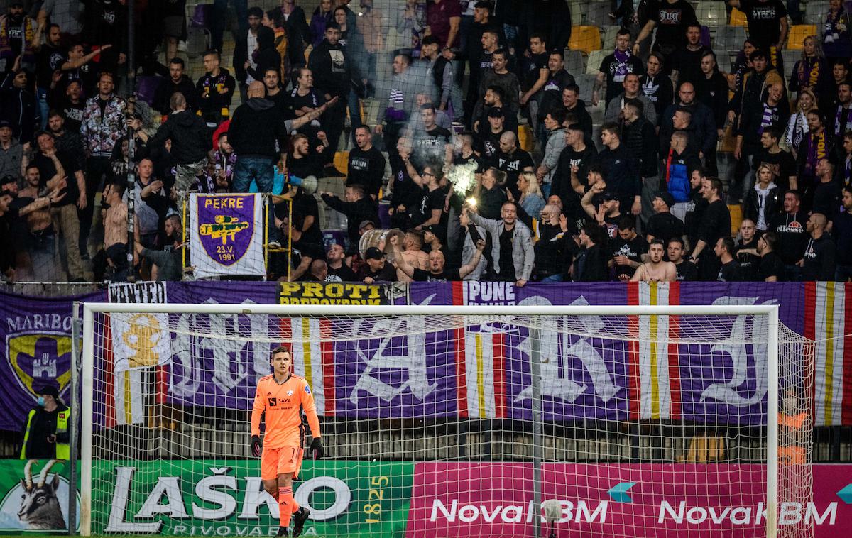 NK Maribor NŠ Mura | Mariborčani bodo morali zaradi neprimernega obnašanja navijačev plačati slabih 9.000 evrov kazni, Mura 450. | Foto Blaž Weindorfer/Sportida