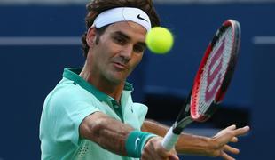 Federer delo končal v 52 minutah, kanadsko množico šokirala Shelby Rogers