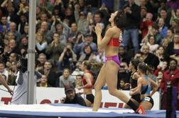 Jenn Suhr prek 488 cm, Farah poražen