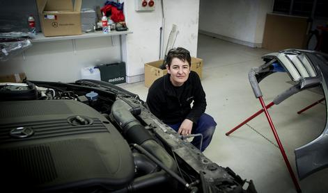 Avtokleparka, ki se je že kot otrok bolj navduševala nad orodjem kot nad igračami #video