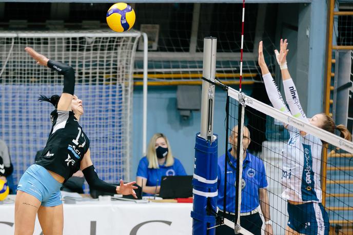 Calcit Volley Gen-i Volley | Kamničanke branijo naslov slovenskih prvakinj. | Foto Klemen Brumec