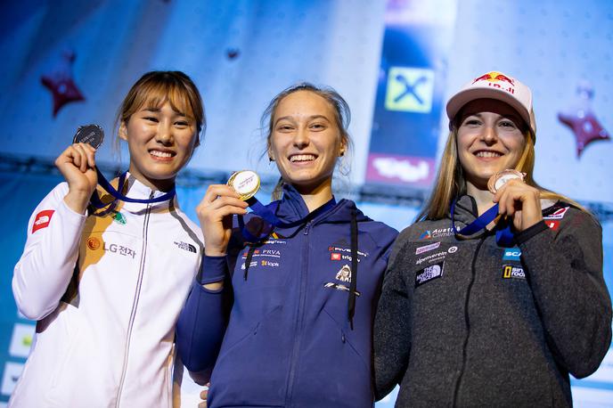 kombinacija finale Innsbruck | Janja Garnbret je prva svetovna prvakinja v kombinaciji v zgodovini športnega plezanja. V Innsbrucku je osvojila dve zlati in eno srebrno odličje.  | Foto Urban Urbanc/Sportida