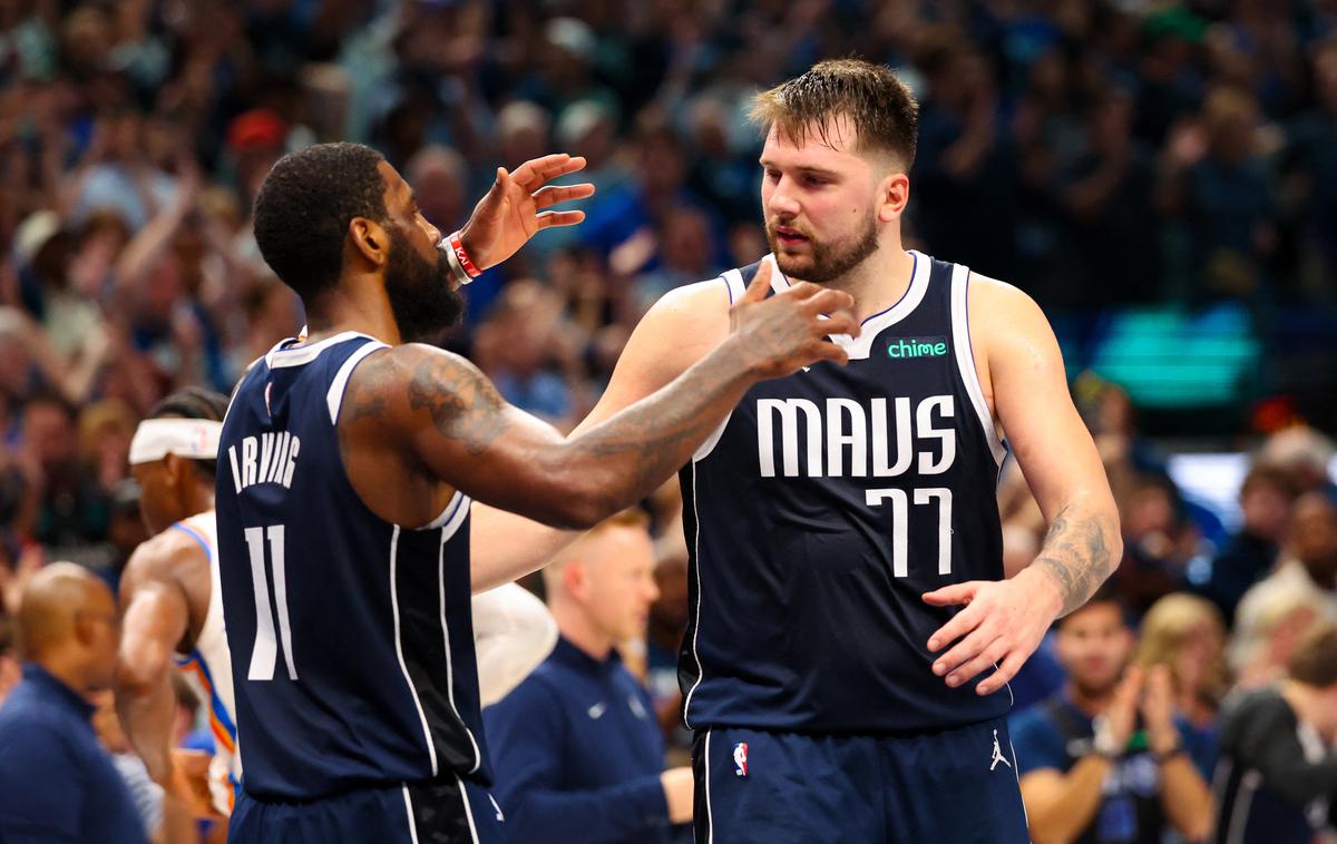 Kyrie Irving Luka Dončić | Kyrie Irving in Luka Dončić sta dosegla več kot polovico točk Dallas Mavericks. | Foto Reuters