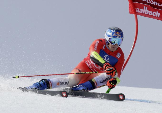 Marco Odermatt je odstopil v finalni vožnji. | Foto: Reuters