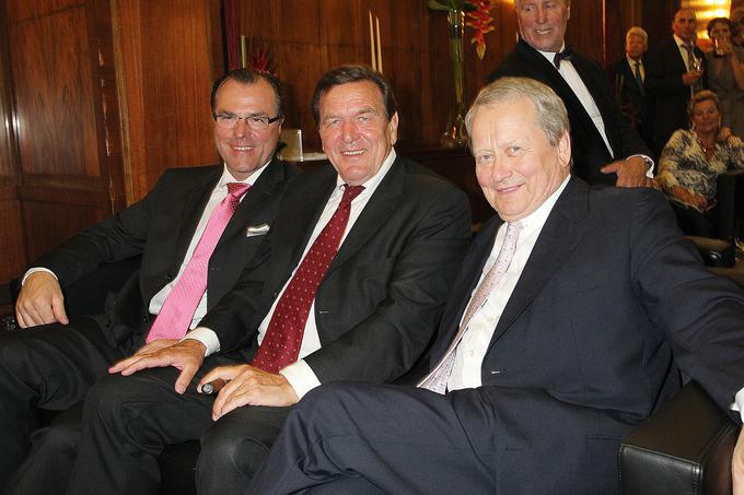 Clemens Tönnies, Gerhard Schröder in Wolfgang Porsche so bili pred leti skupaj na dogodku, organiziranem ob ruskem državnem prazniku. | Foto: Guliverimage/Vladimir Fedorenko