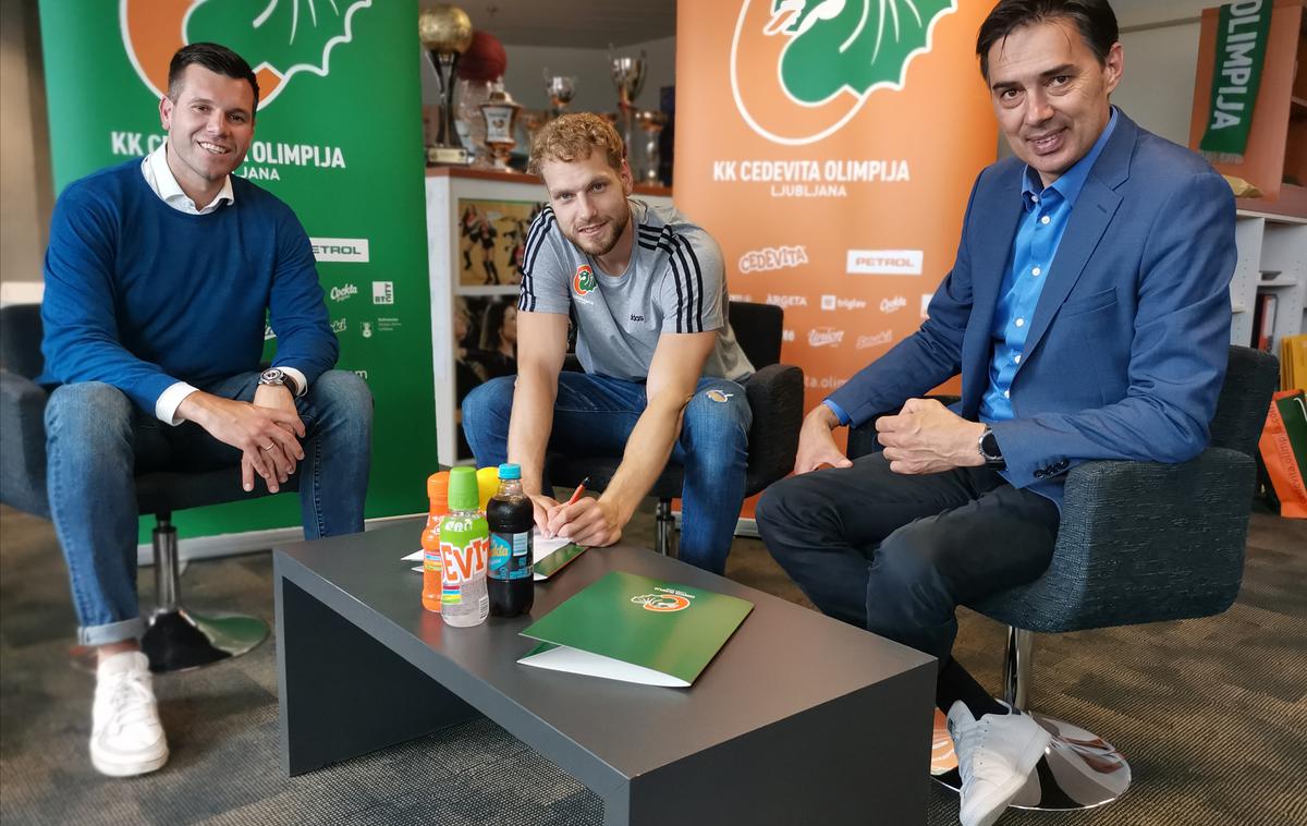 Jaka Blažič Sani Bečirović, Davor Užbinec | Jaka Blažič ostaja zmaj. | Foto KK Cedevita Olimpija