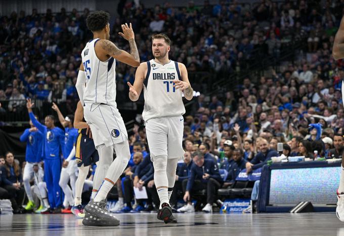 Bosta Luka Dončić in Christian Wood sodelovala tudi v noči na ponedeljek v Oklahoma Cityju ali bo Ljubljančan izpustil nastop na dvoboju? | Foto: Reuters