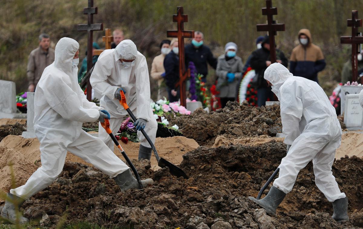 koronavirus Rusija | V Rusiji so v zadnjih 24 urah potrdili rekordno število smrti zaradi bolezni covid-19. | Foto Reuters