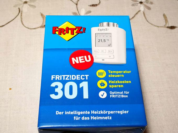 Pametni termostat FRITZ!DECT 301 nemškega proizvajalca AVM prihaja iz iste hiše kot usmerjevalniki (routerji) FRITZ!BOX, ki jih poznamo tudi v Sloveniji, zato ni presenečenje, da se najbolj razume prav s temi usmerjevalniki. | Foto: Srdjan Cvjetović