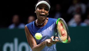 Venus Williams popeljala Američanke v polfinale