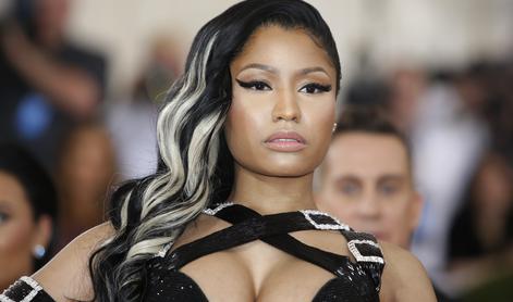 Raperko Nicki Minaj aretirali na letališču, zvezdnica je vse posnela