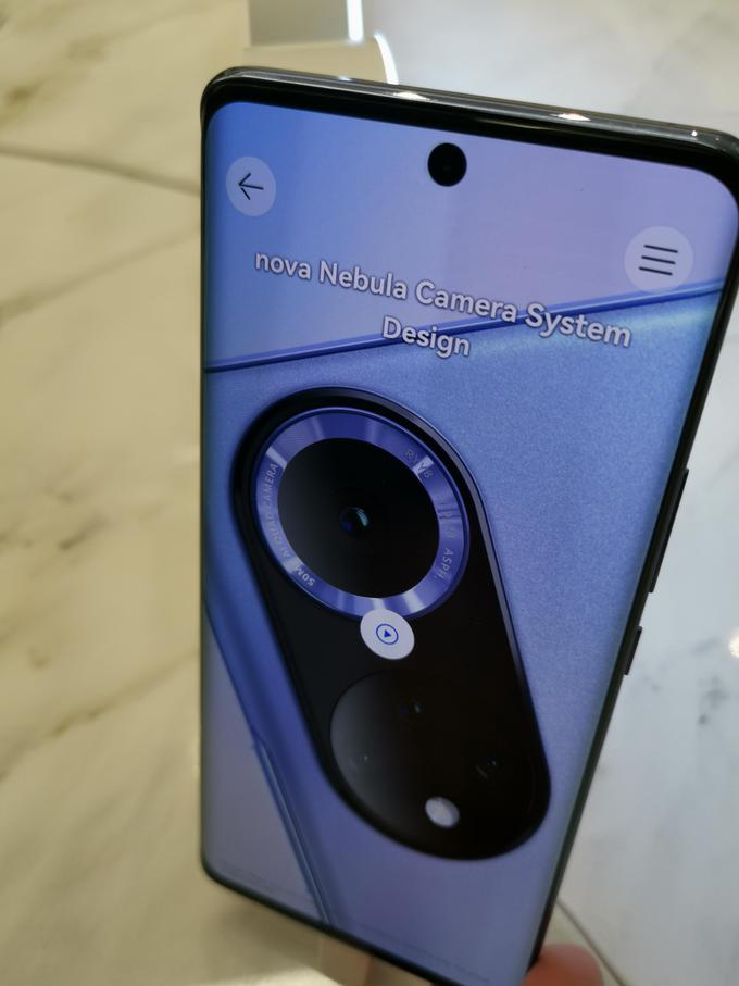 V nasprotju z novo uro in slušalkami, za katere Huawei še ni naznanil datuma začetka prodaje, so pametni telefon Huawei nova 9 z dnevom predstavitve začeli že ponujati v predprodaji. | Foto: Srdjan Cvjetović