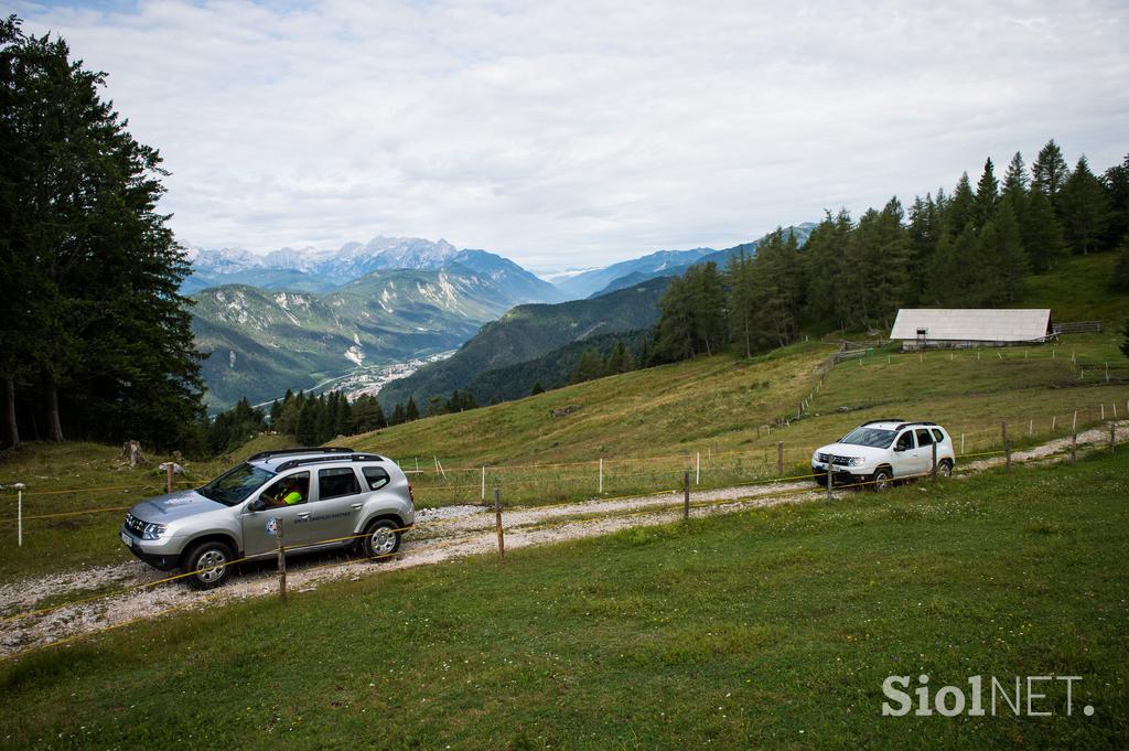 Dacia duster in oskrbnik gorske koče