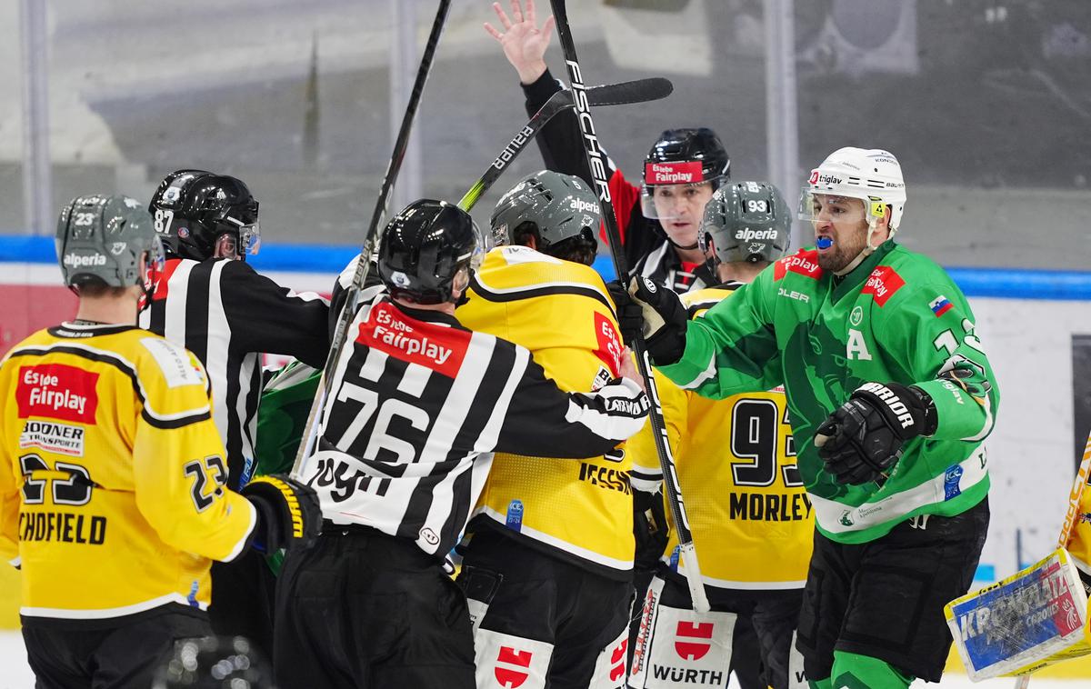 HK SŽ Olimpija - Pustertal | Pustertal, ki je v kvalifikacijah za končnico lige Ice izločil ljubljansko Olimpijo, se je prebil v polfinale. | Foto www.alesfevzer.com