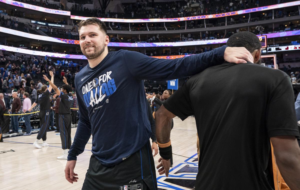 Dallas Mavericks : Los Angeles Clippers Luka Dončić | Luka Dončić in Kyrie Irving sta skupaj dosegla 58 točk. | Foto Guliverimage