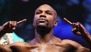 Floyd Mayweather vse bliže magični meji 500 milijonov zaslužka