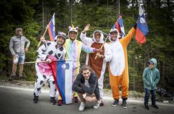 Število Slovencev ob trasi Gira se množi, kritike na račun organizatorja #foto