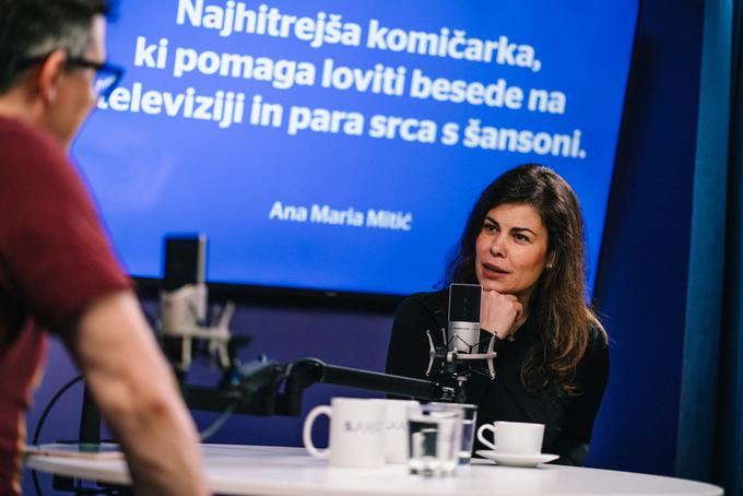 "V veliko čast mi je nositi lento najhitreje govoreče slovenske voditeljice, vendar ne gre samo za hitrost," pravi gostja tokratnega Spotkasta. | Foto: Jan Lukanović