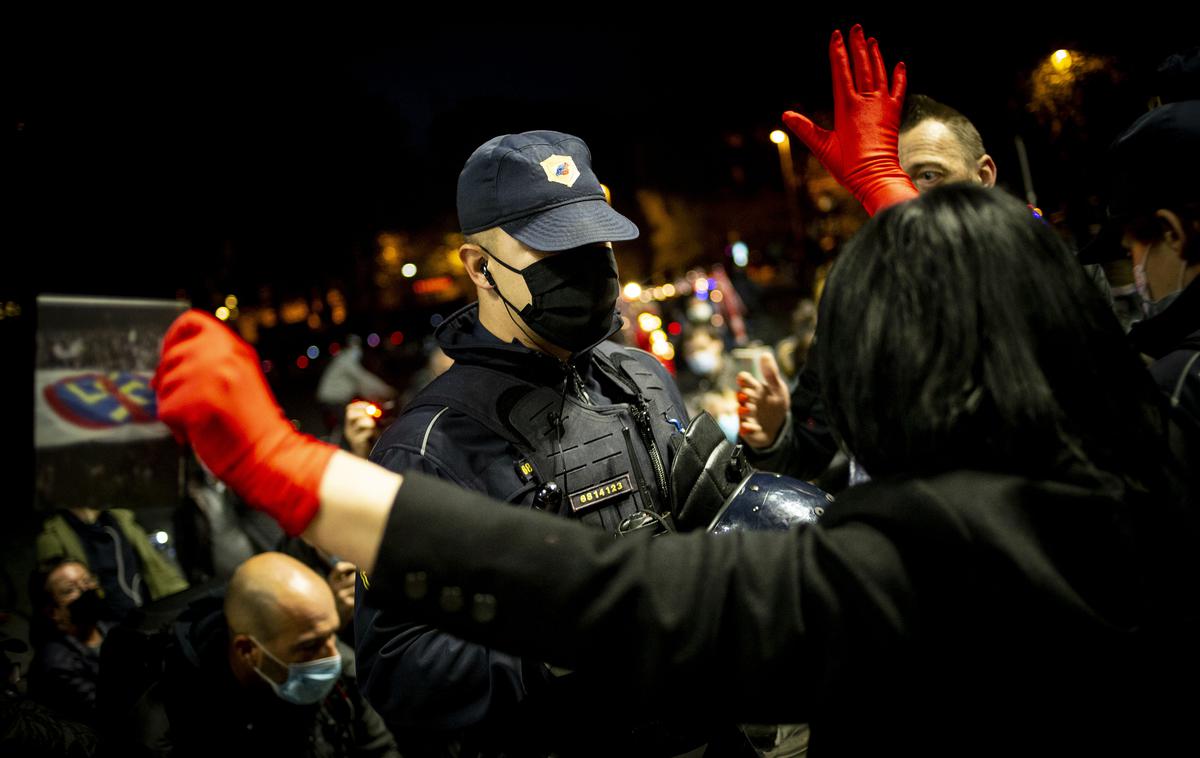 Protest Ljubljana | Policisti so uporabljali solzivec in vodni top.  | Foto Ana Kovač